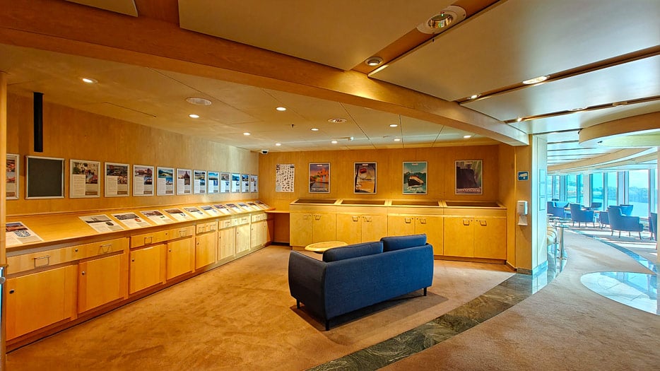 Lounge, Deck 8