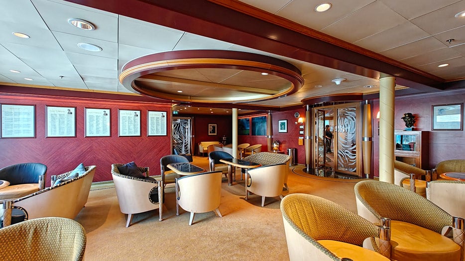 Lounge, Deck 8