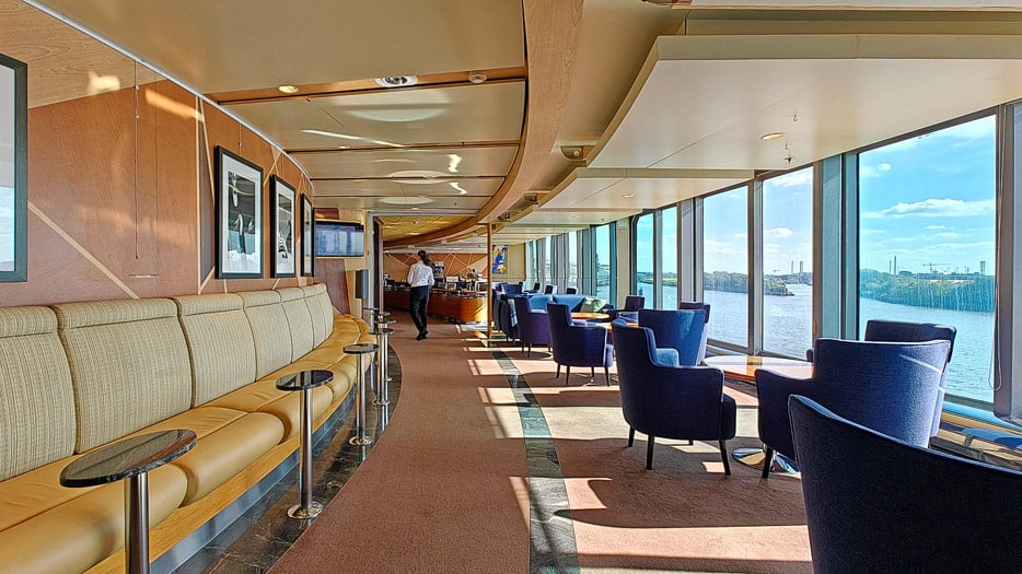 Lounge, Deck 8