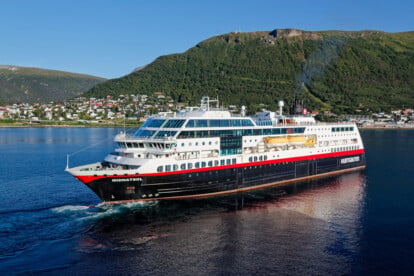 Midnatsol ab Hamburg: Hurtigruten-Reise mit dem Komfort einer Expeditionskreuzfahrt